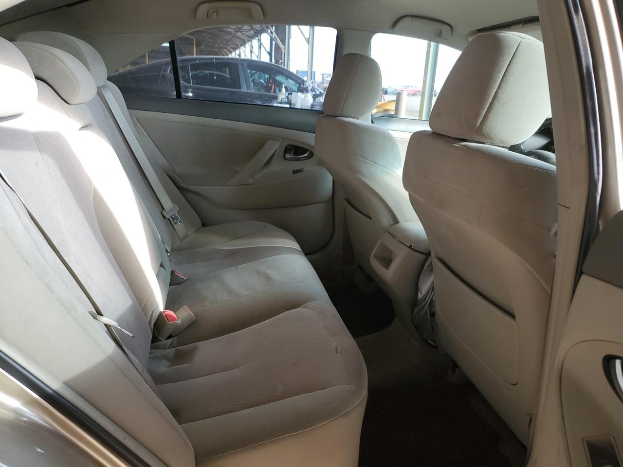 2011 Toyota Camry - Image 10
