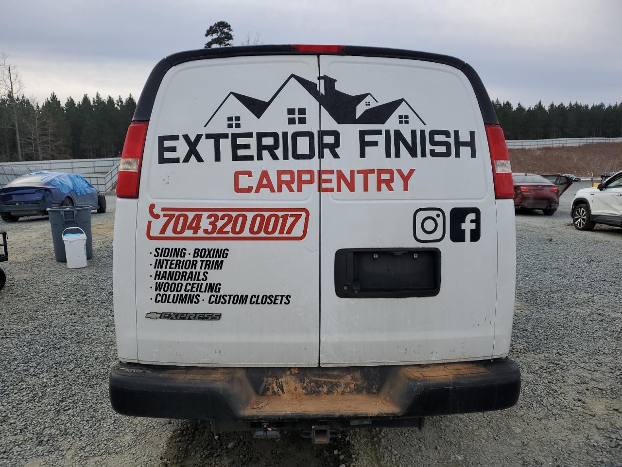 2018 Chevrolet Express - Image 6