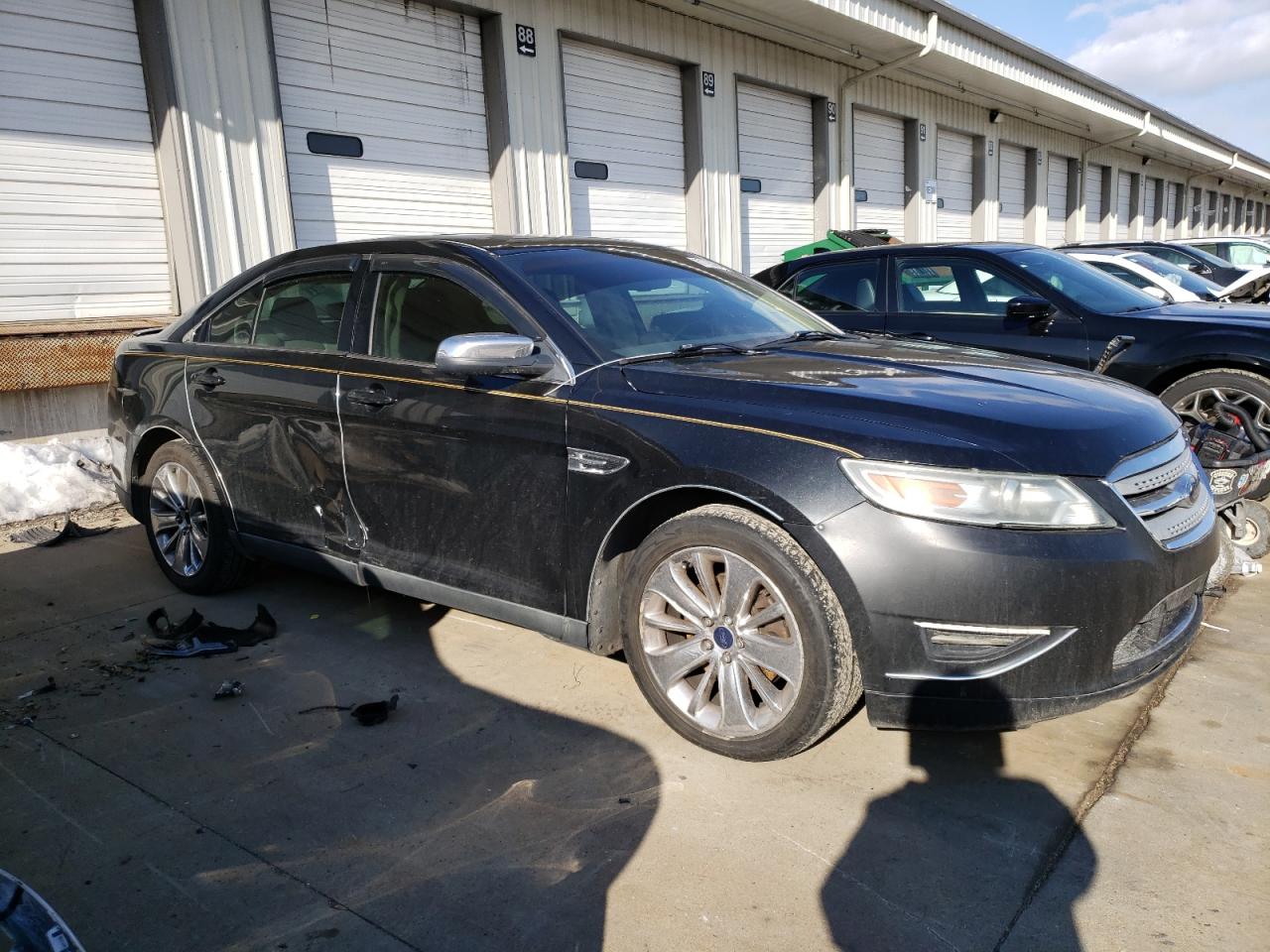 2010 Ford Taurus - Image 4