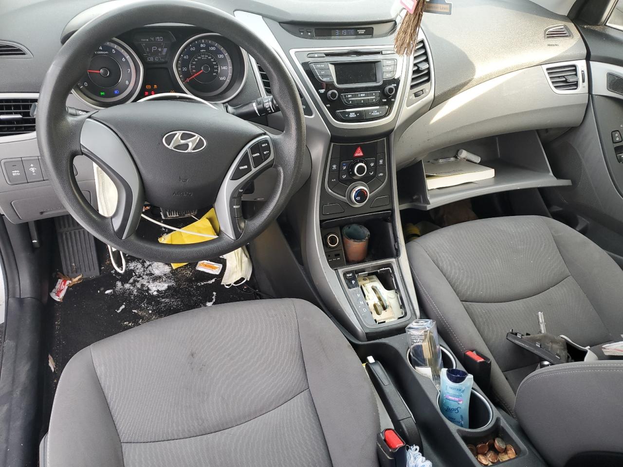 2016 Hyundai Elantra - Image 8