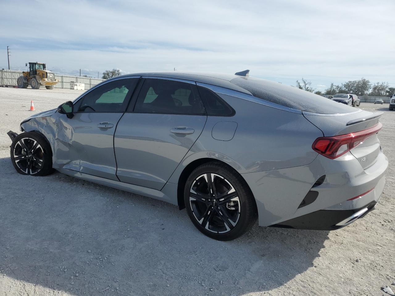 2023 Kia K5 - Image 2
