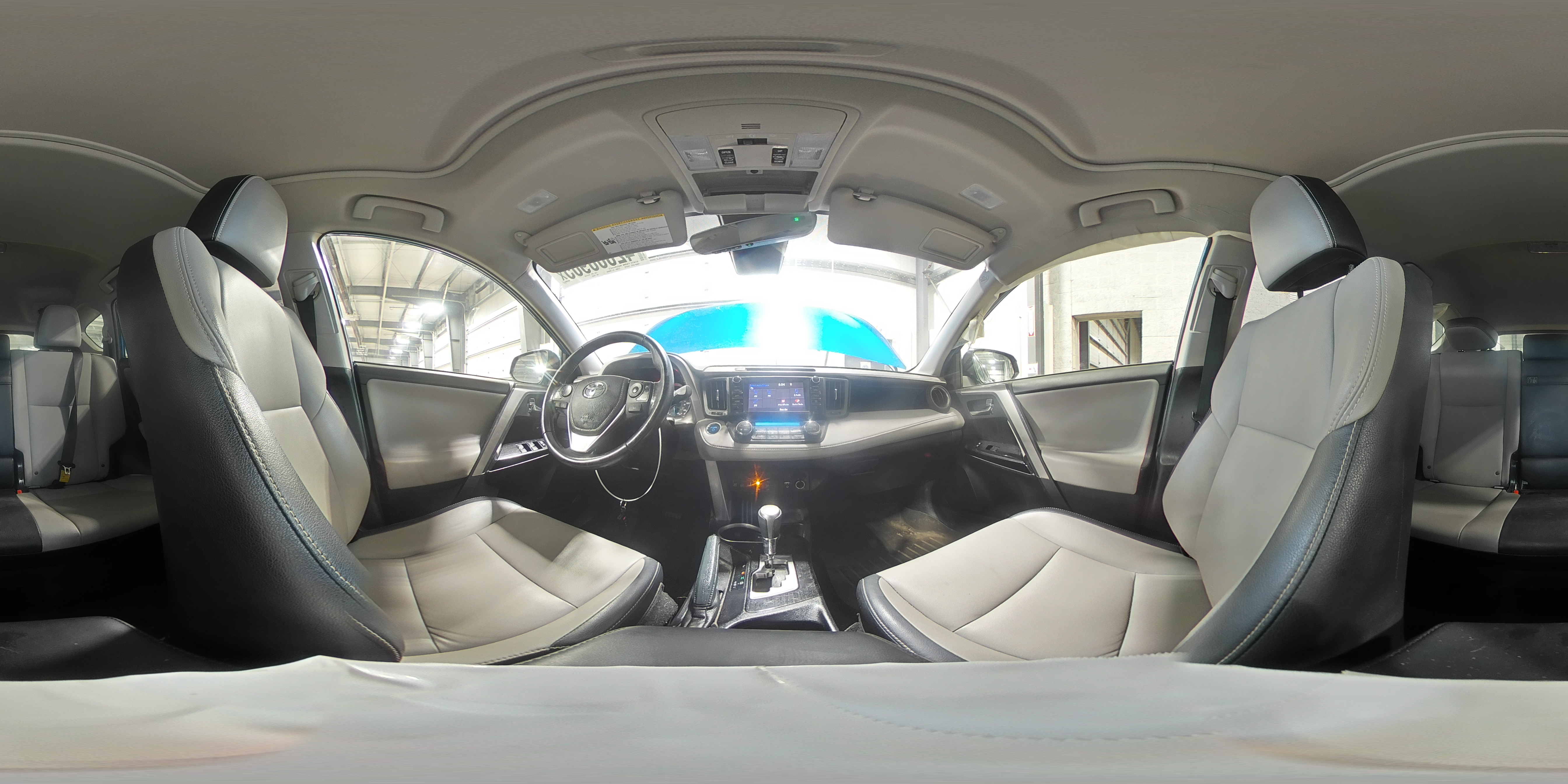 2017 Toyota RAV 4 - Image 15