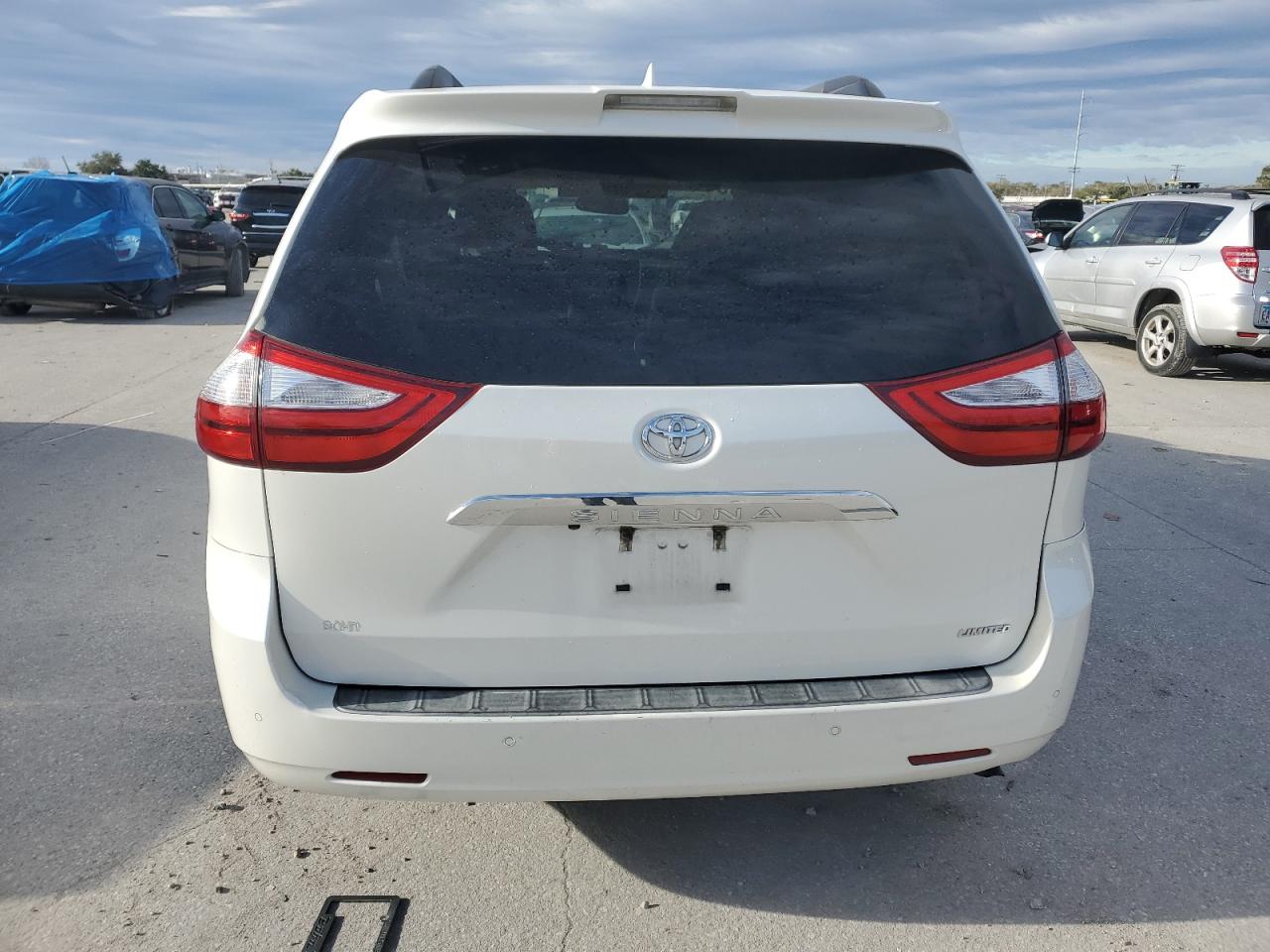 2019 Toyota Sienna - Image 6
