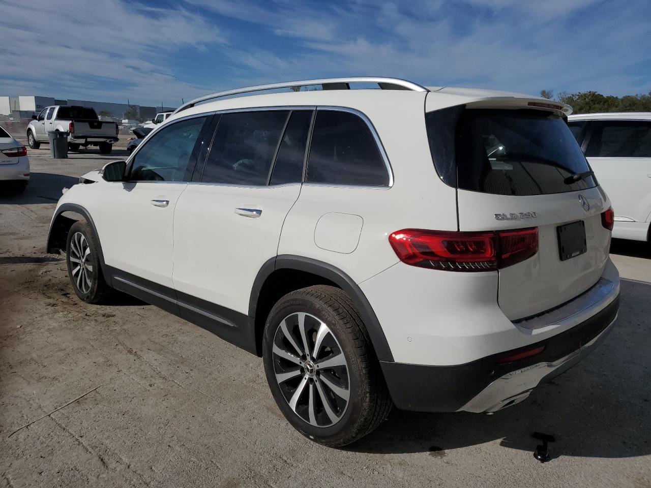 2023 Mercedes-Benz GLB - Image 2