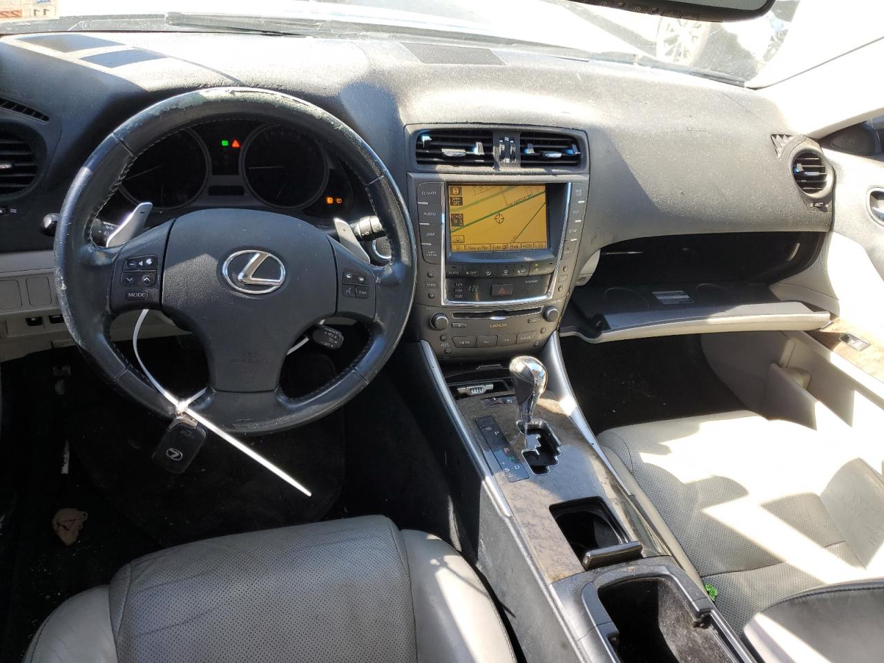 2010 Lexus IS - Image 8
