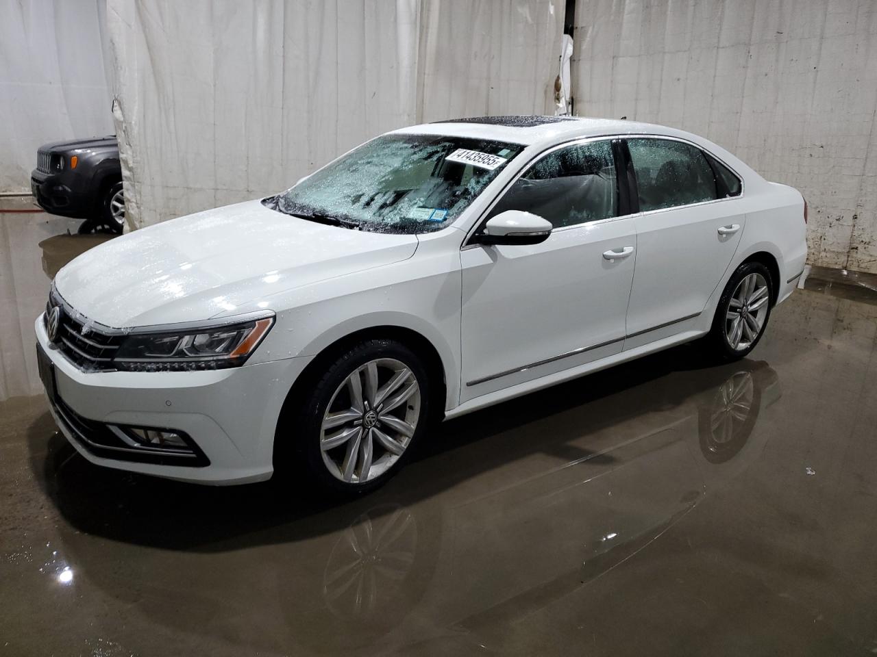 2017 Volkswagen Passat - Image 1