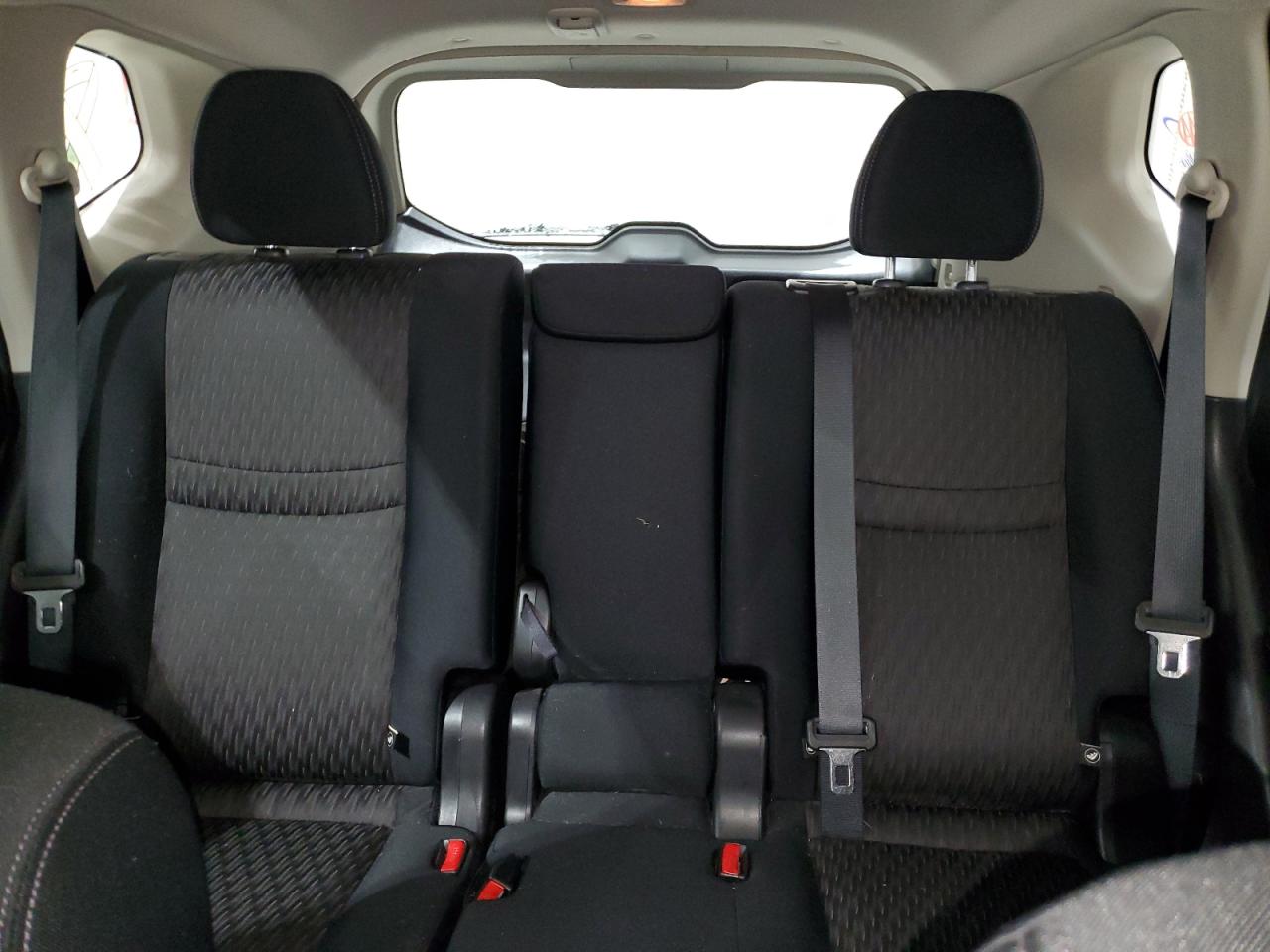 2017 Nissan Rogue - Image 10