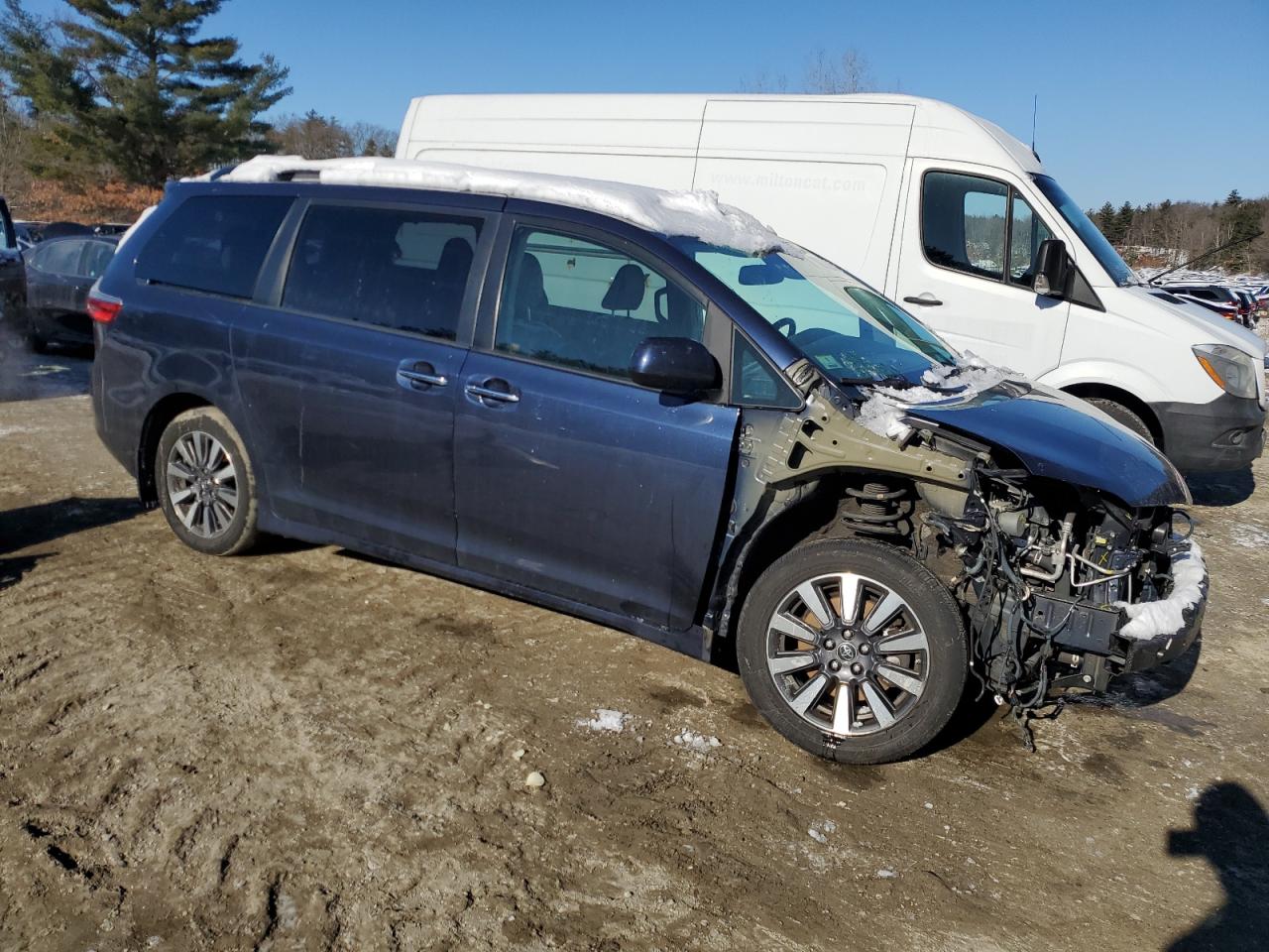 2018 Toyota Sienna - Image 4