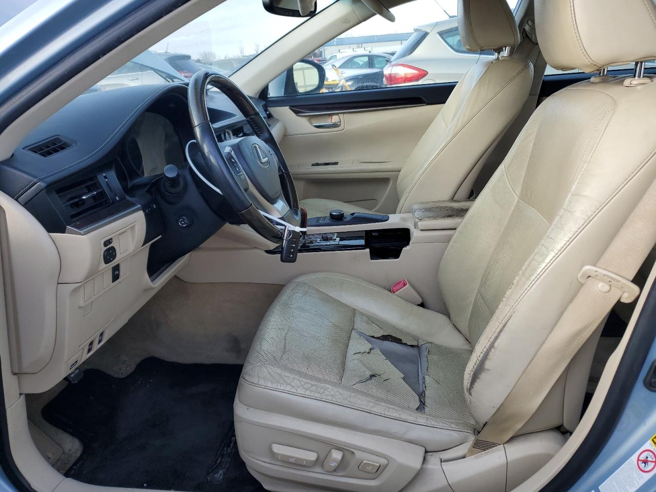 2014 Lexus ES - Image 7