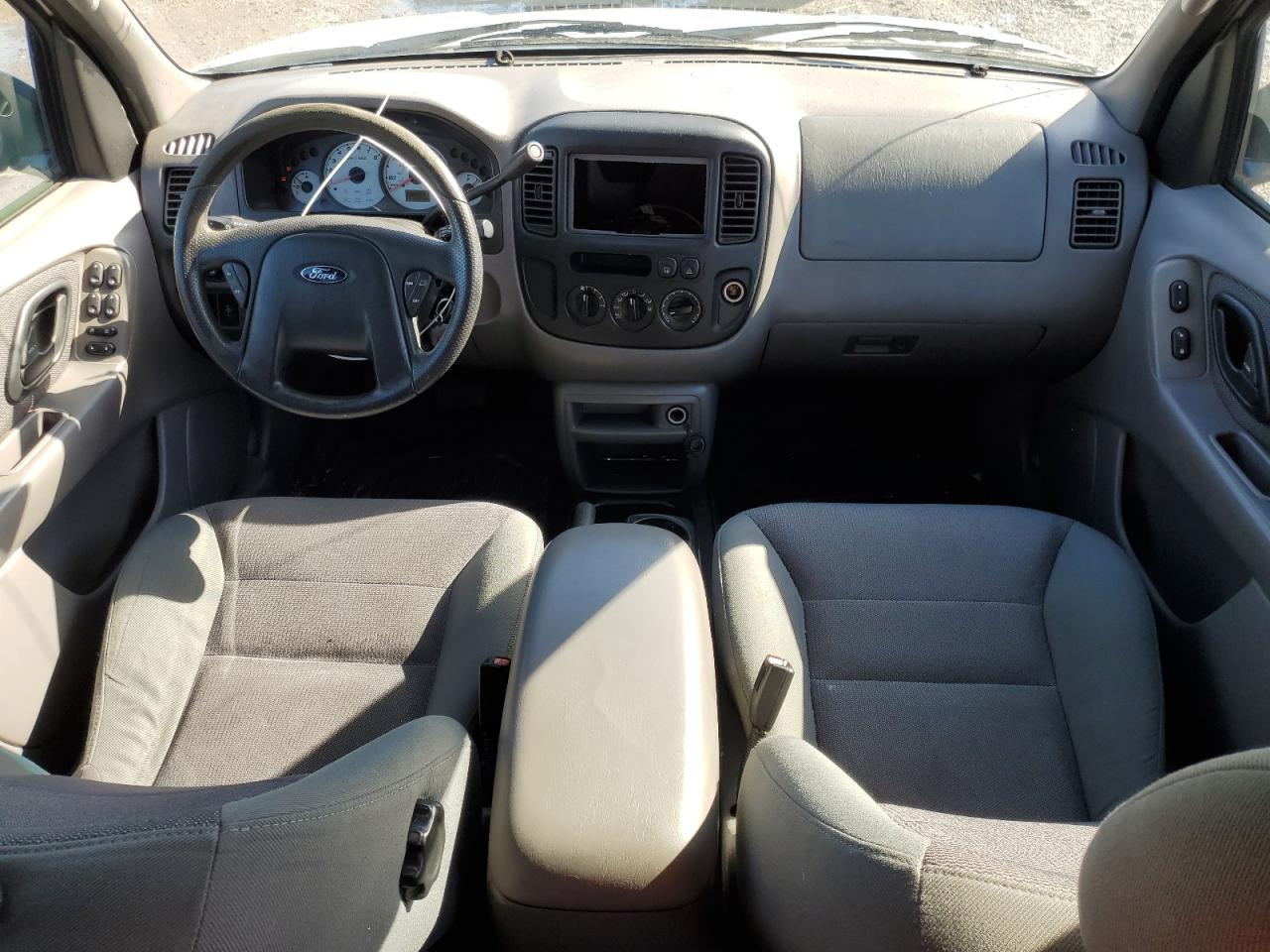 2002 Ford Escape - Image 8