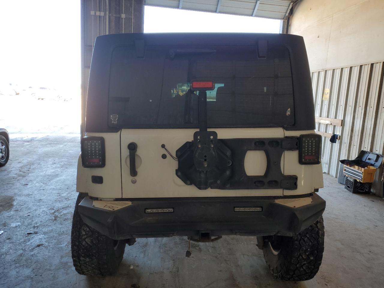 2015 Jeep Wrangler - Image 6