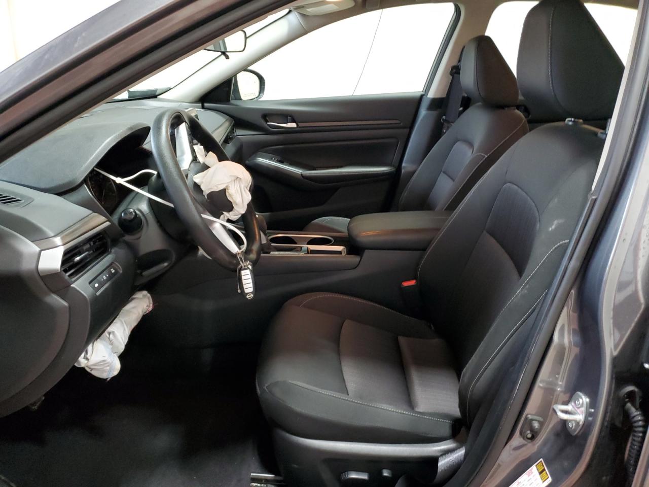 2024 Nissan Altima - Image 7