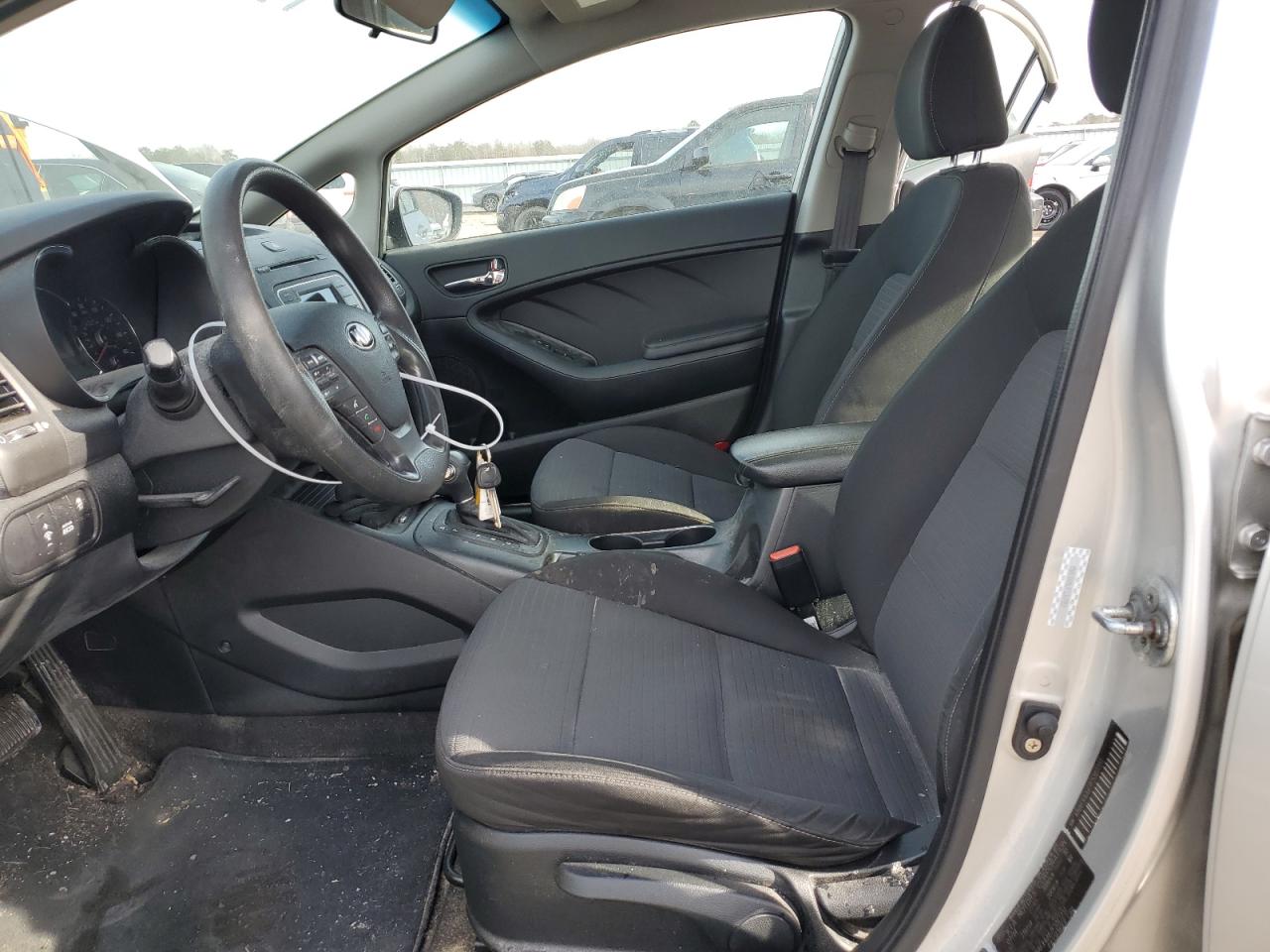 2015 Kia Forte - Image 7