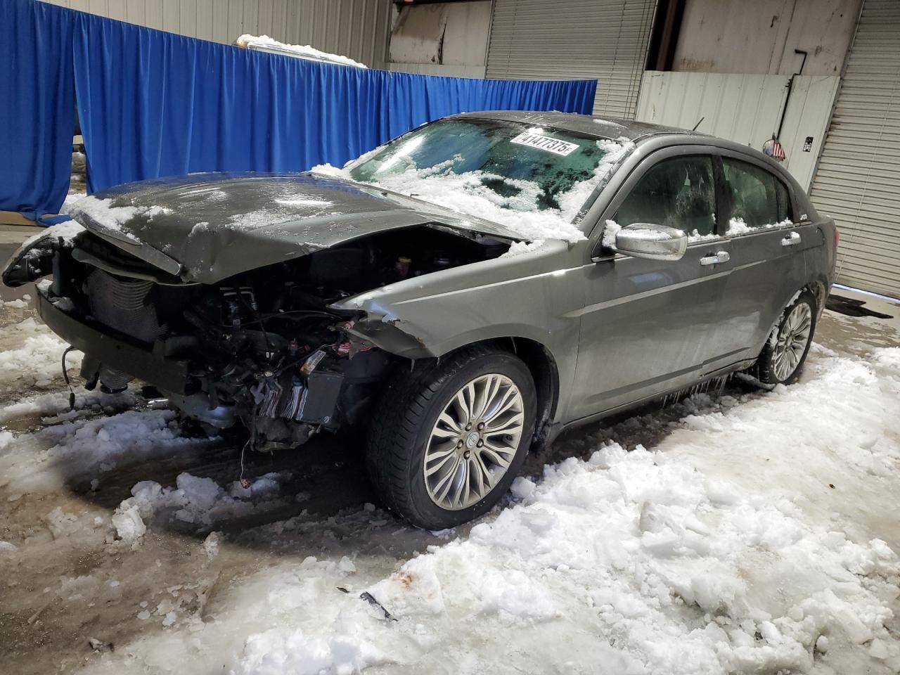 2013 Chrysler 200 Limited for Sale in Hurricane, WV - Front End