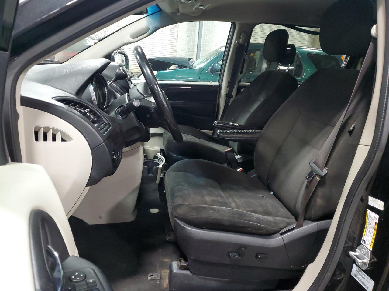 2016 Dodge Caravan - Image 7