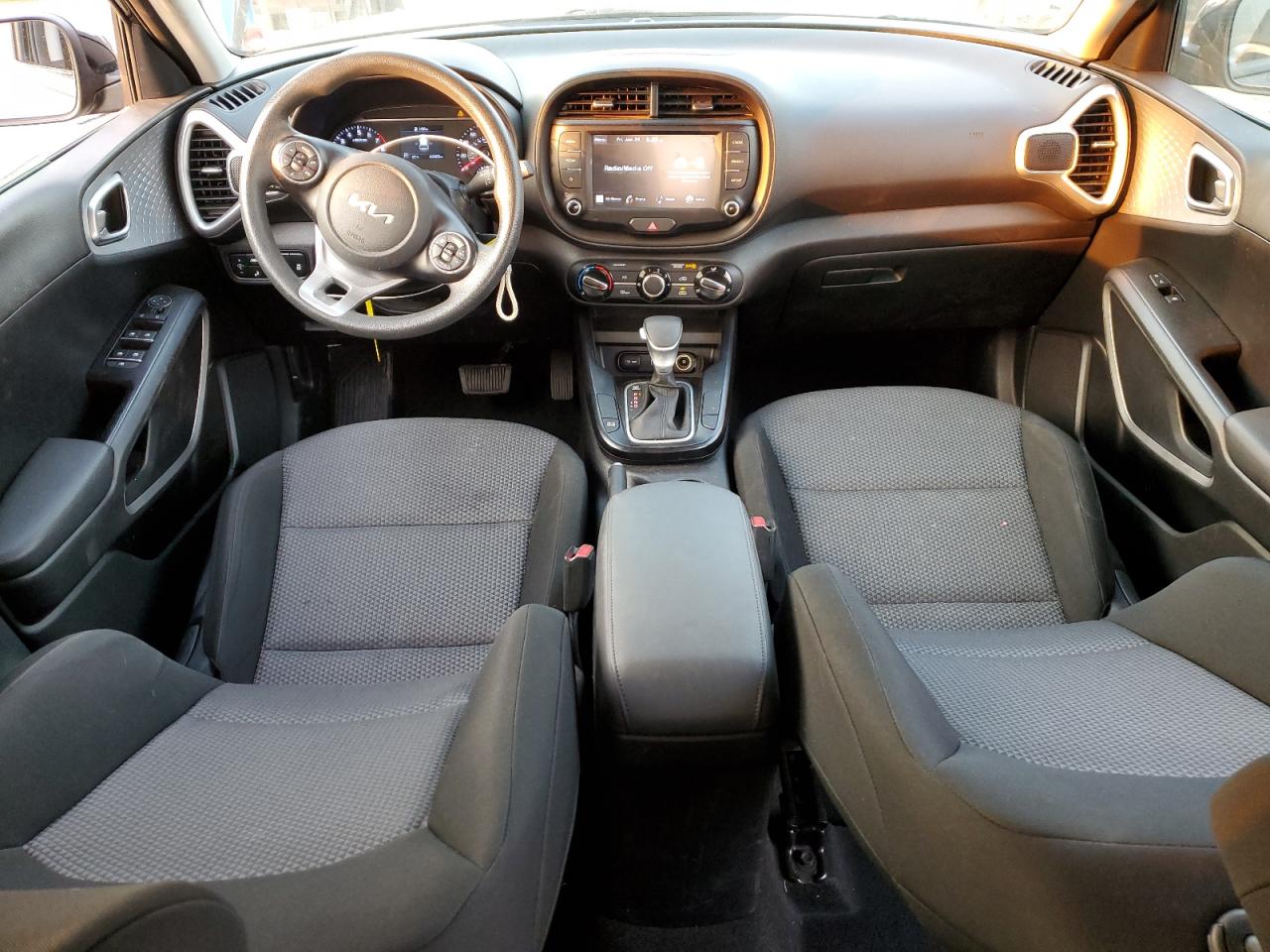 2022 Kia Soul - Image 8