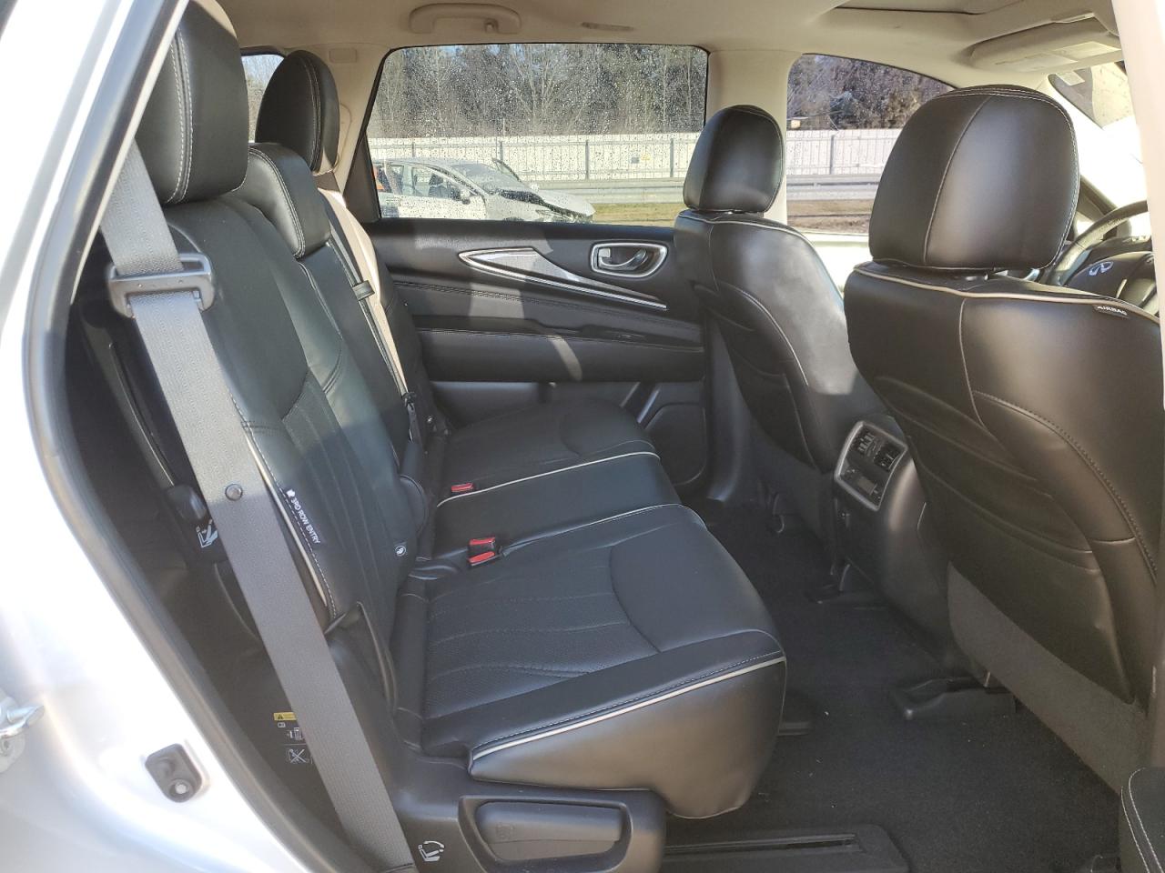2018 Infiniti QX60 - Image 11