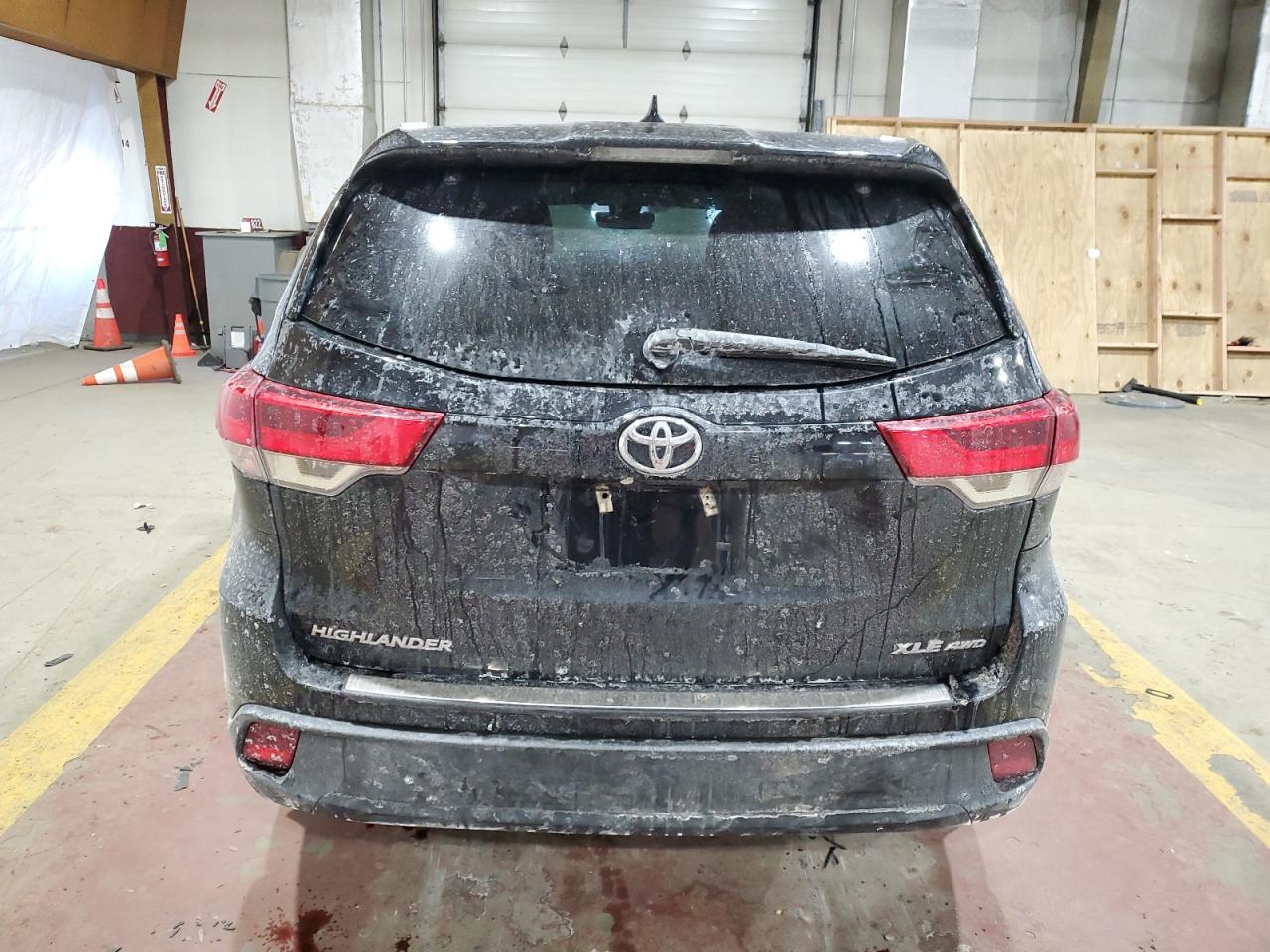 2018 Toyota Highlander - Image 6