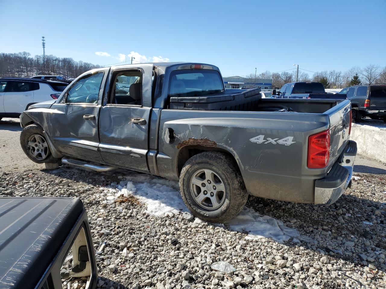 2006 Dodge Dakota - Image 2