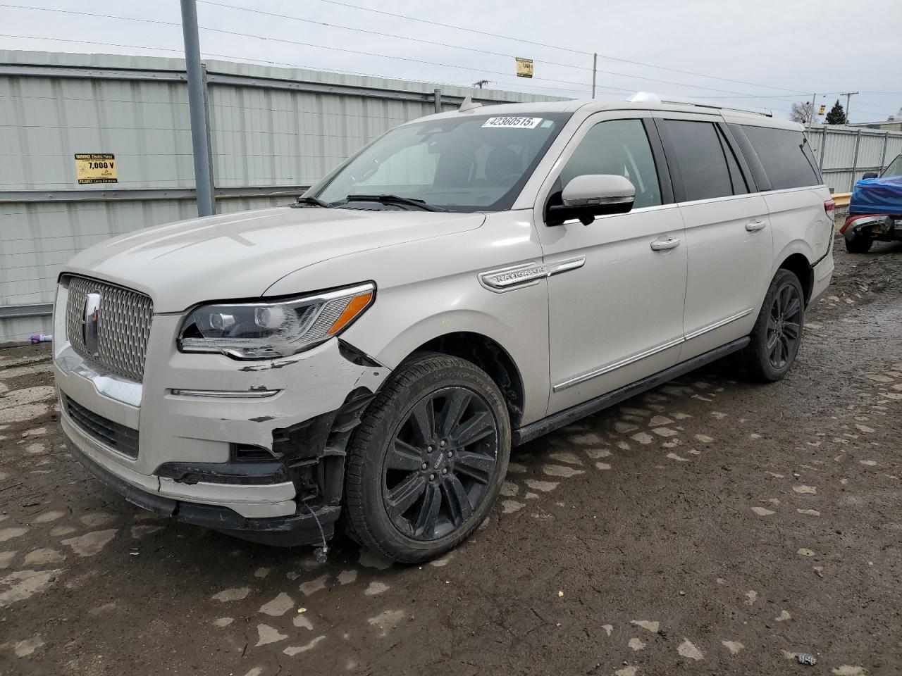 2023 Lincoln Navigator - Image 1