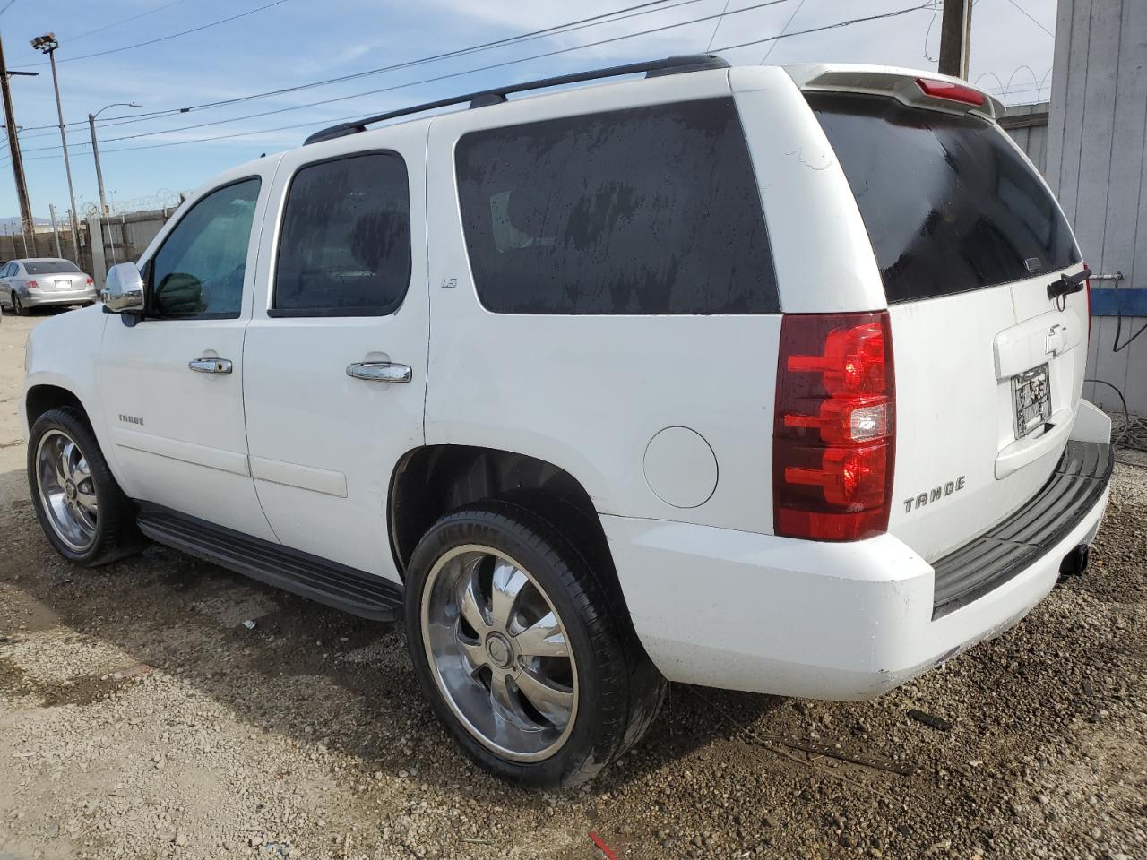 2007 Chevrolet Tahoe - Image 2