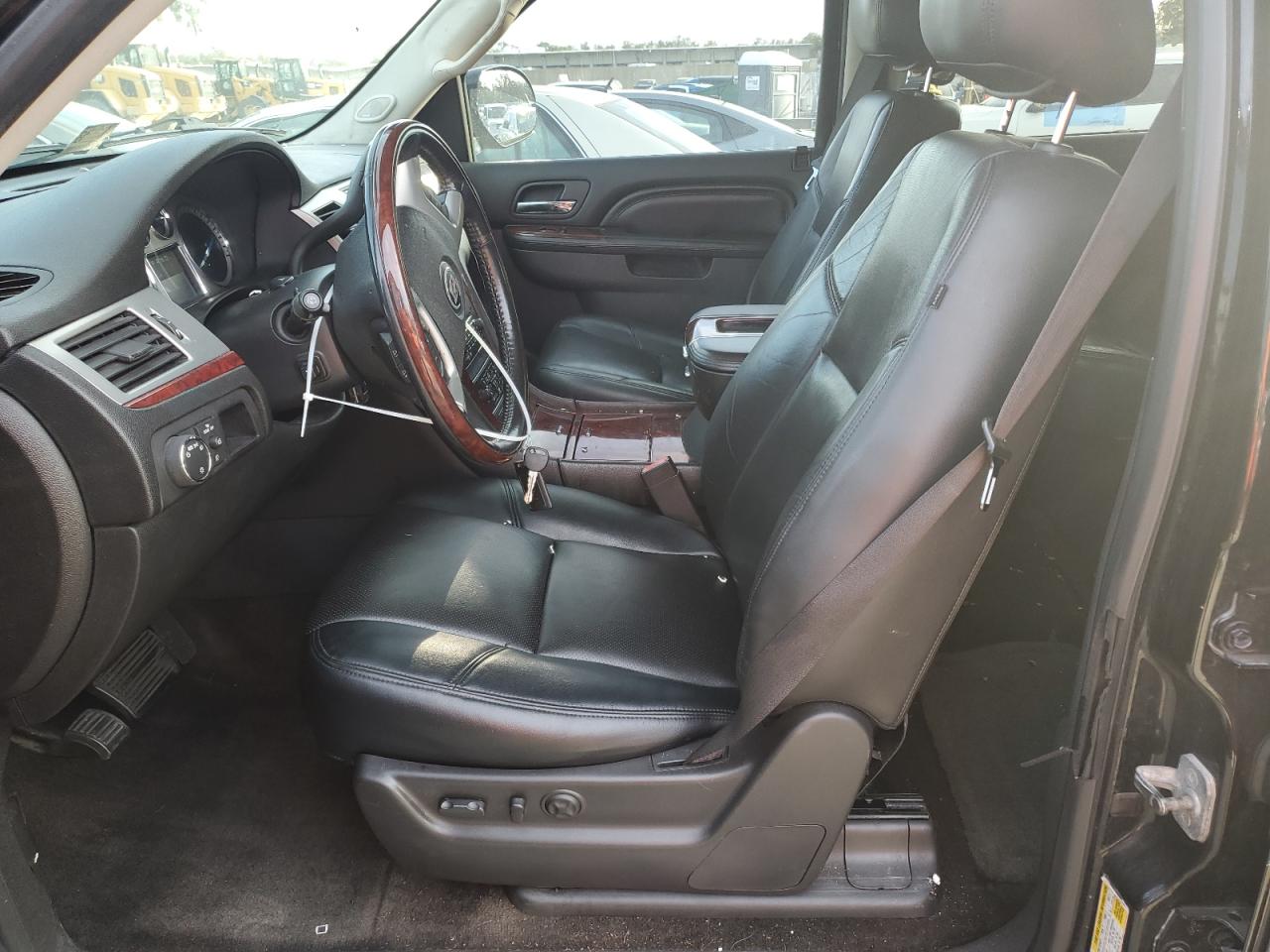 2012 Cadillac Escalade - Image 7