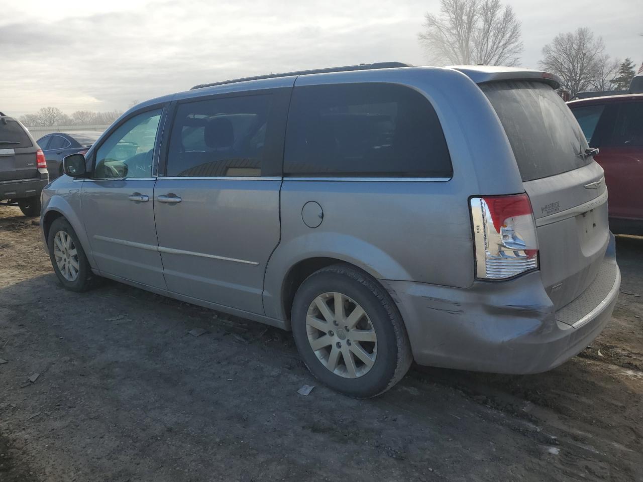2013 Chrysler Town & Country - Image 2