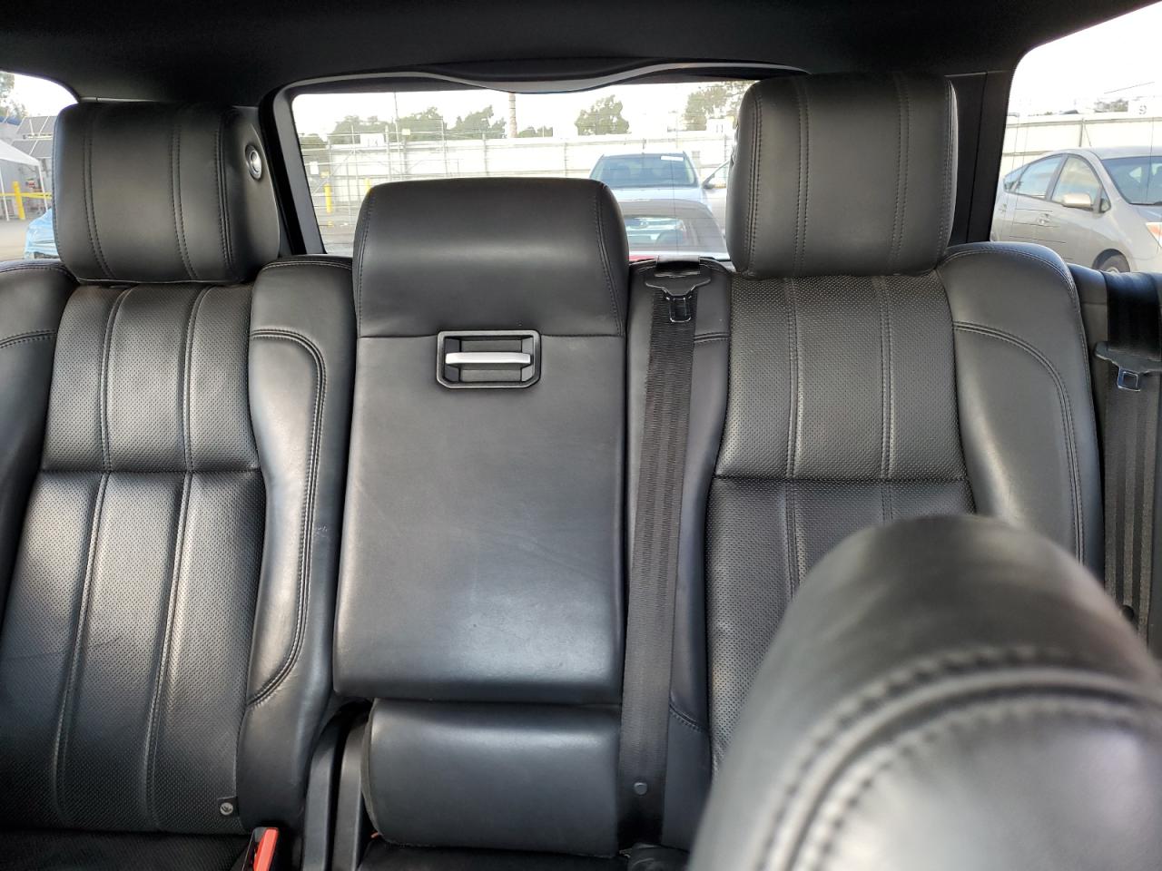 2013 Land Rover Range Rover - Image 10