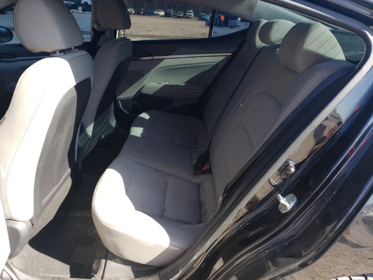 2017 Hyundai Elantra - Image 11