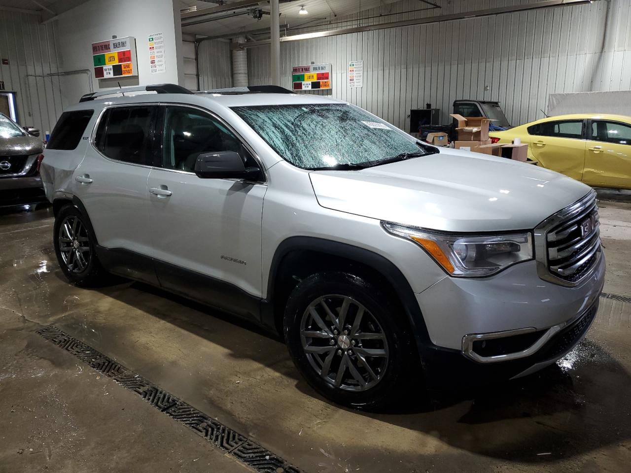 2017 GMC Acadia - Image 4