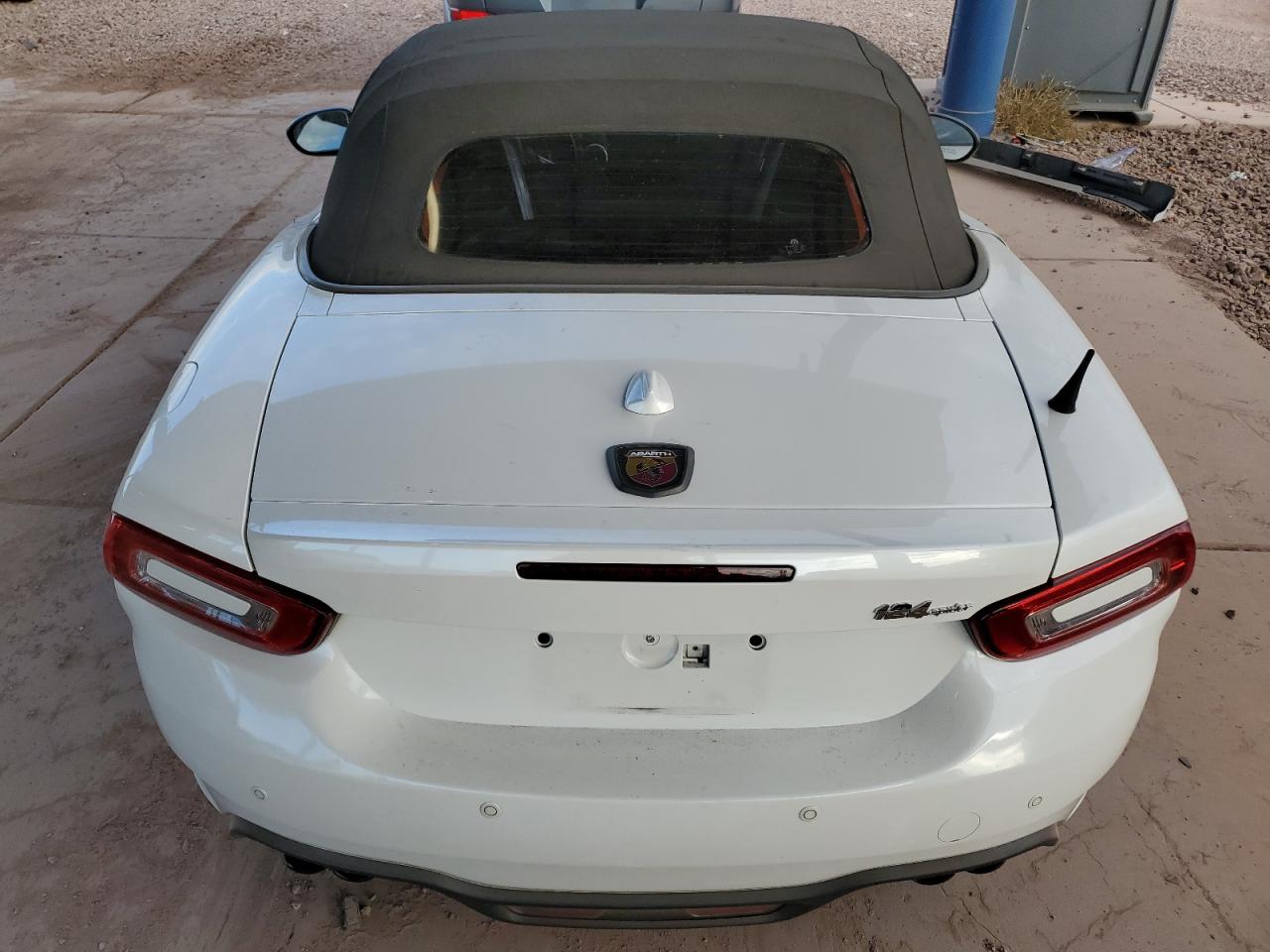 2018 Fiat 124 Spider - Image 10