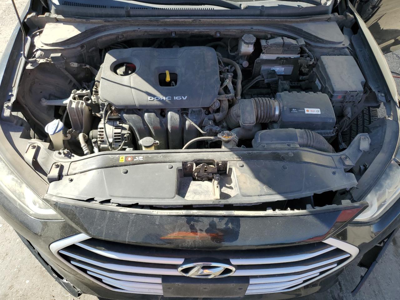 2017 Hyundai Elantra - Image 11