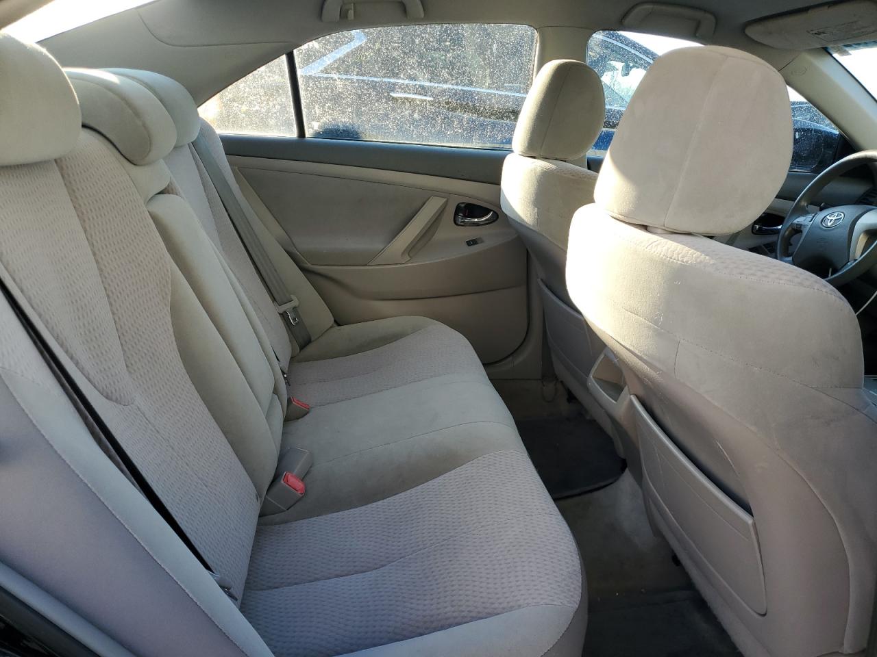 2010 Toyota Camry - Image 10