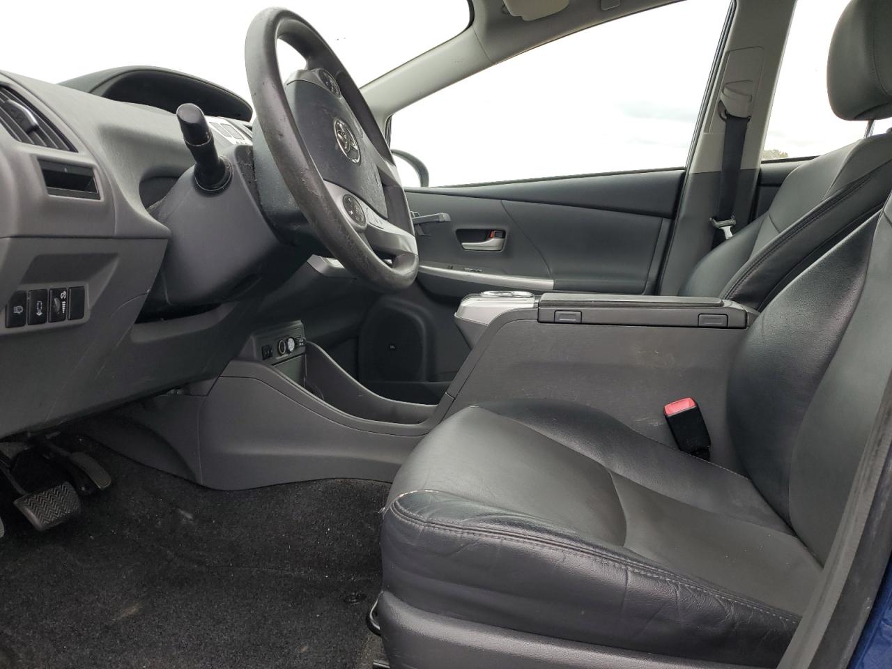 2012 Toyota Prius - Image 7