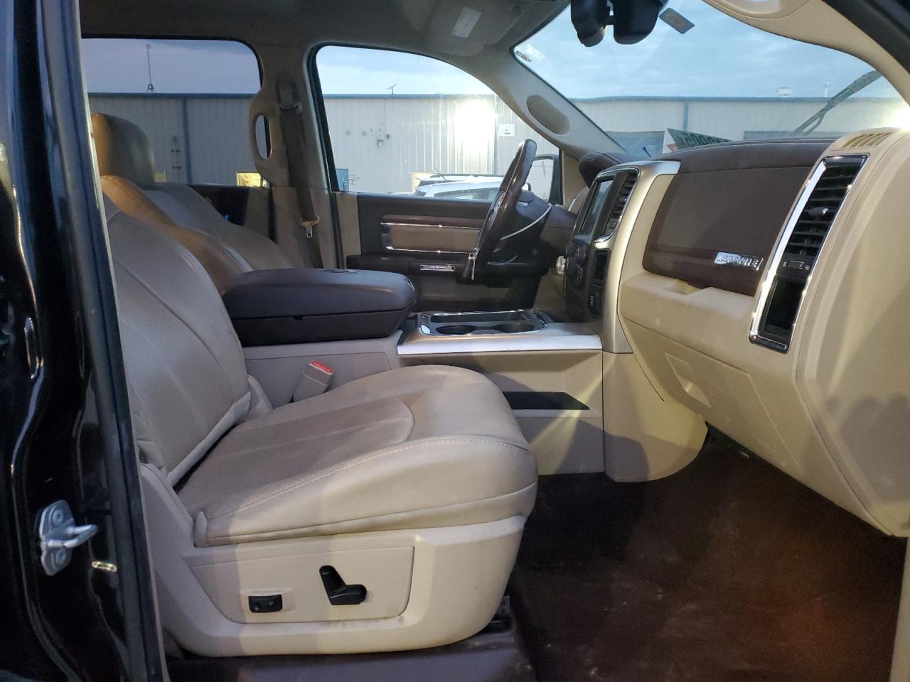 2018 RAM 1500 - Image 7