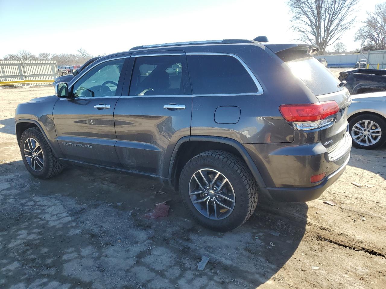 2017 Jeep Grand Cherokee - Image 2
