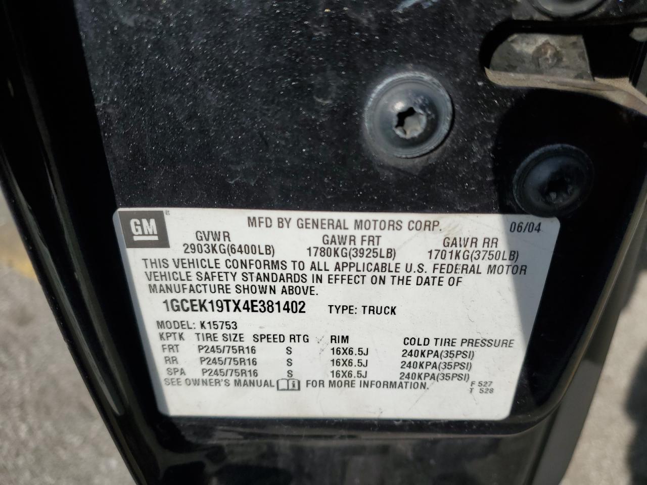2004 Chevrolet Silverado - Image 12