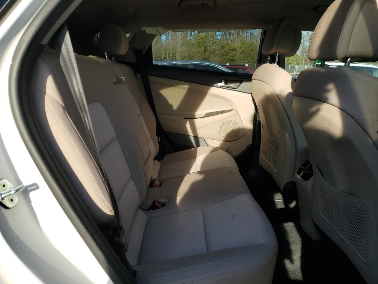 2017 Hyundai Tucson - Image 12