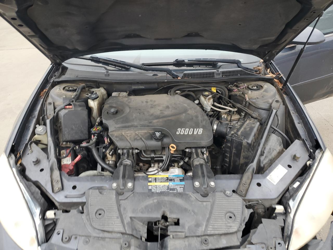 2009 Chevrolet Impala - Image 13