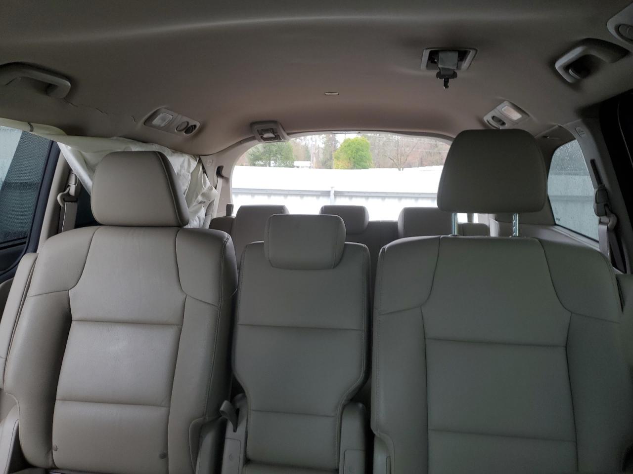 2015 Honda Odyssey - Image 10
