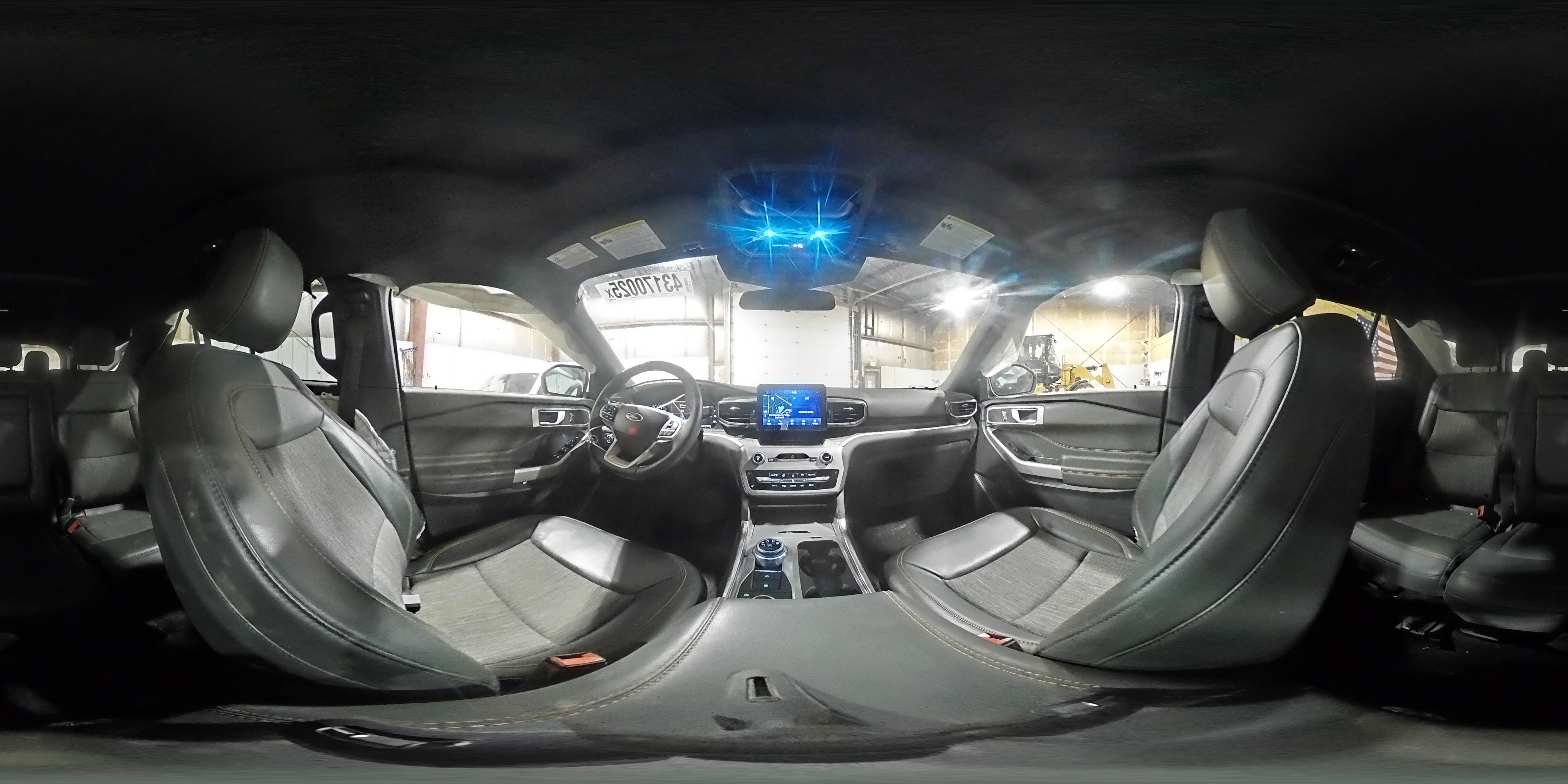 2023 Ford Explorer - Image 13