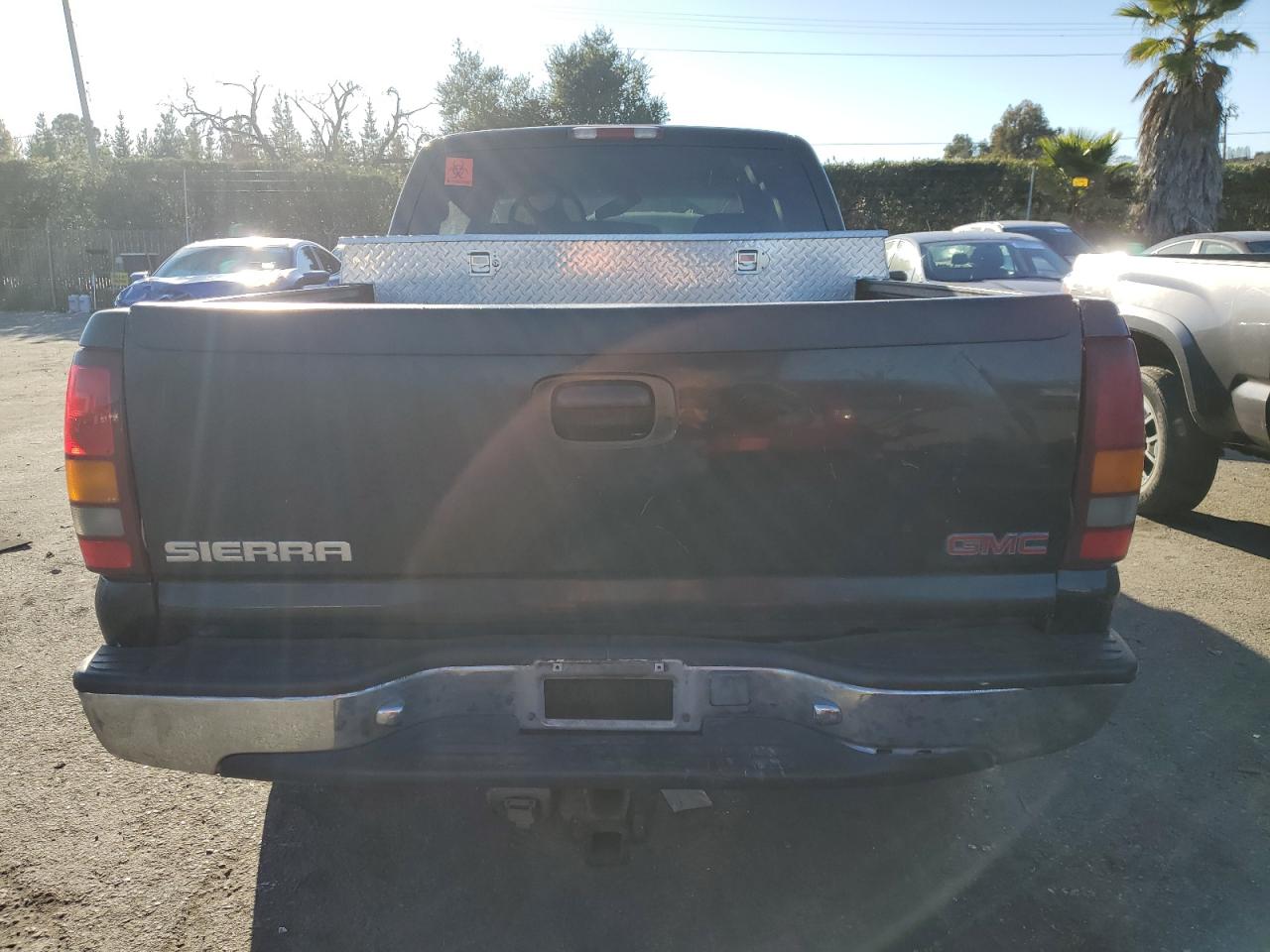 2002 GMC Sierra - Image 6