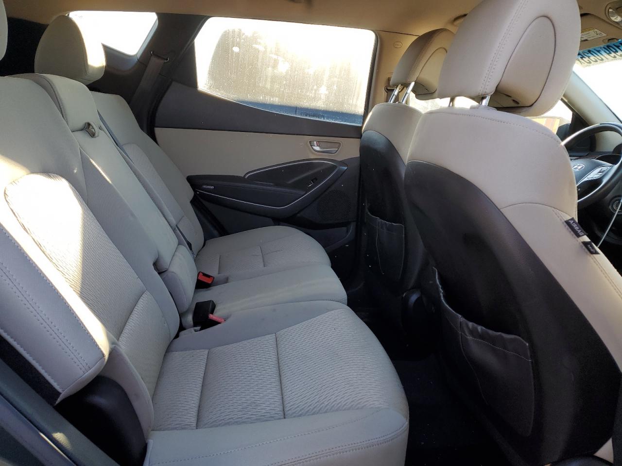 2013 Hyundai Santa Fe - Image 10