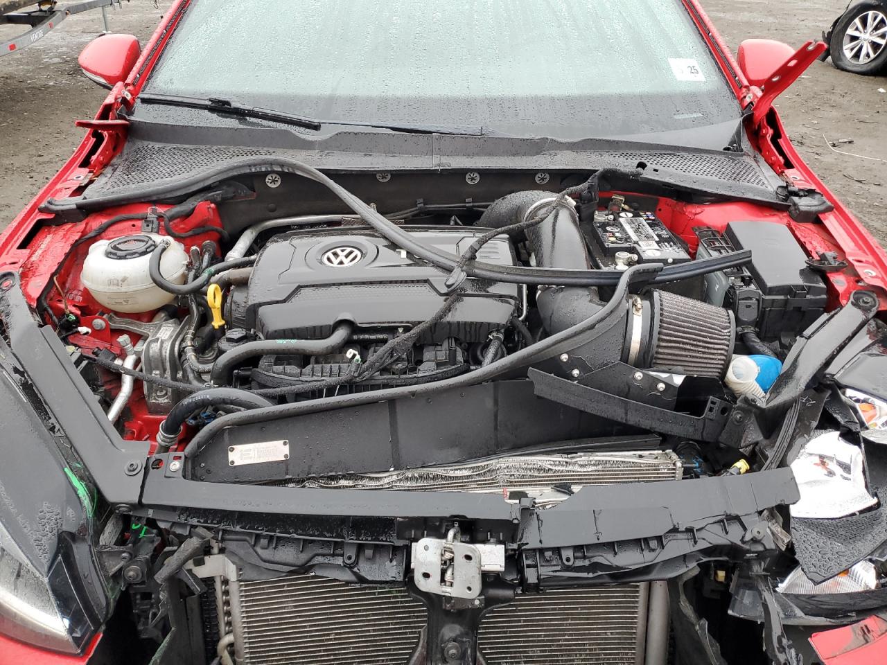 2020 Volkswagen GTI - Image 11