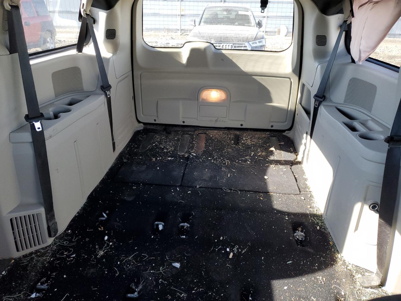 2016 Dodge Caravan - Image 10
