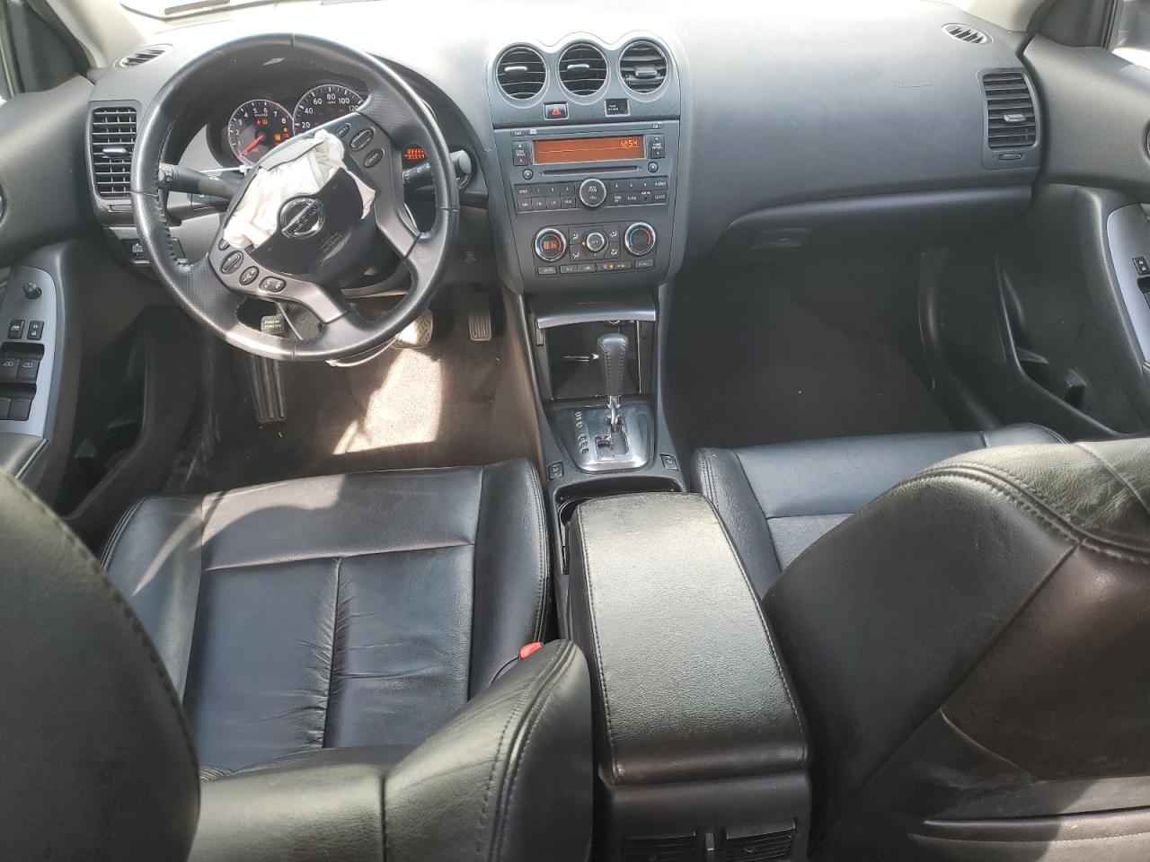 2012 Nissan Altima - Image 8