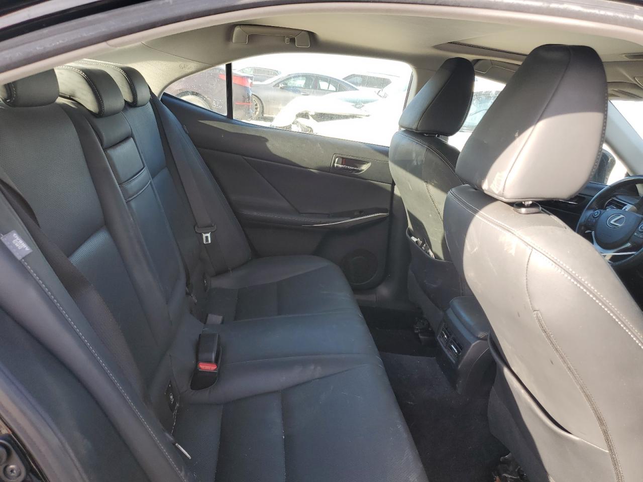 2014 Lexus IS - Image 10