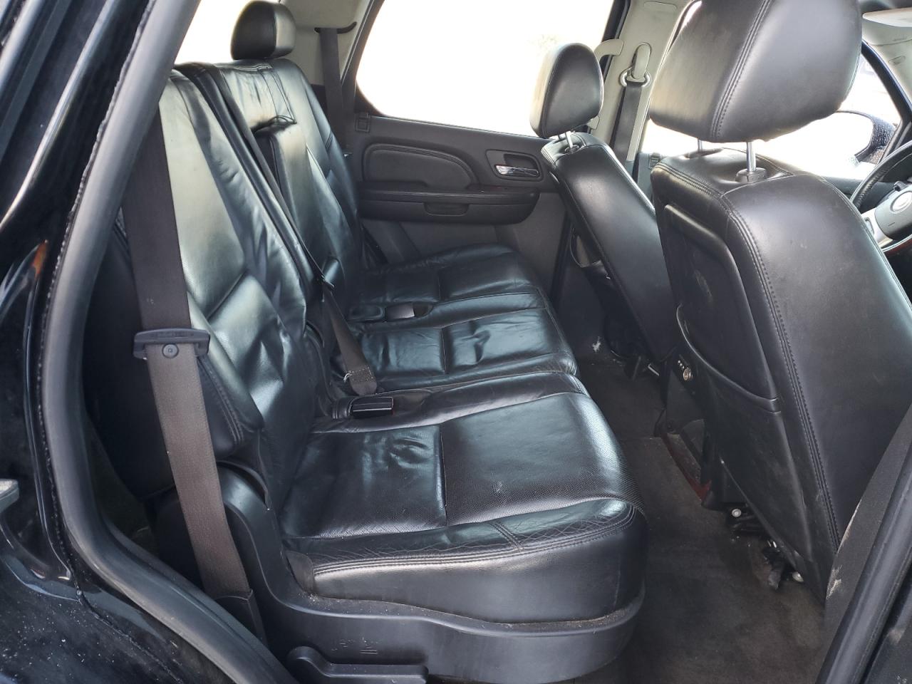 2009 Cadillac Escalade - Image 11