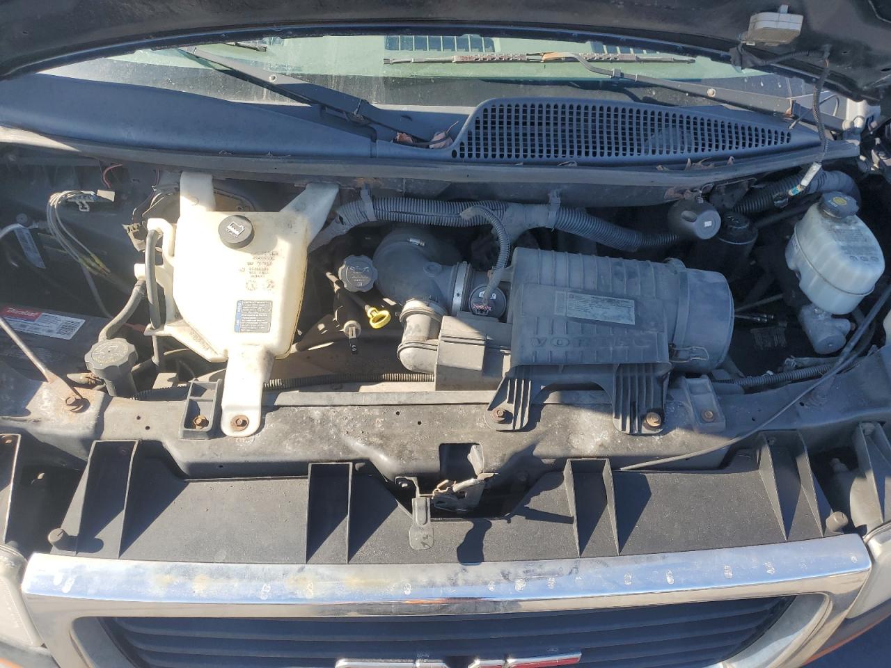 2010 GMC Savana - Image 12