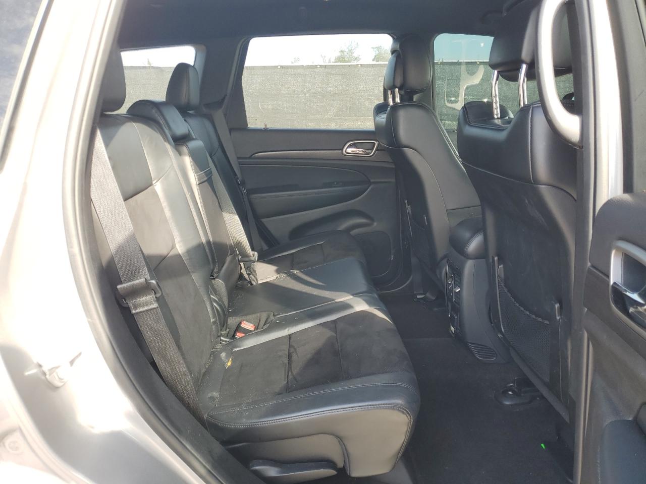 2018 Jeep Grand Cherokee - Image 11